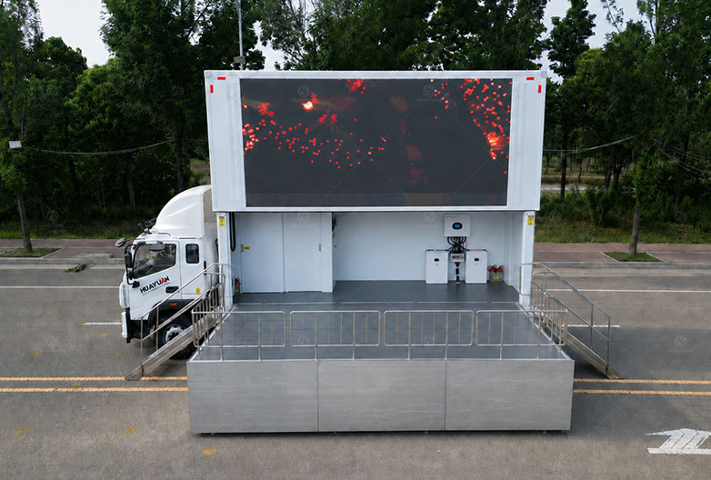 LR235S Solar-Powered Roadshow Truck